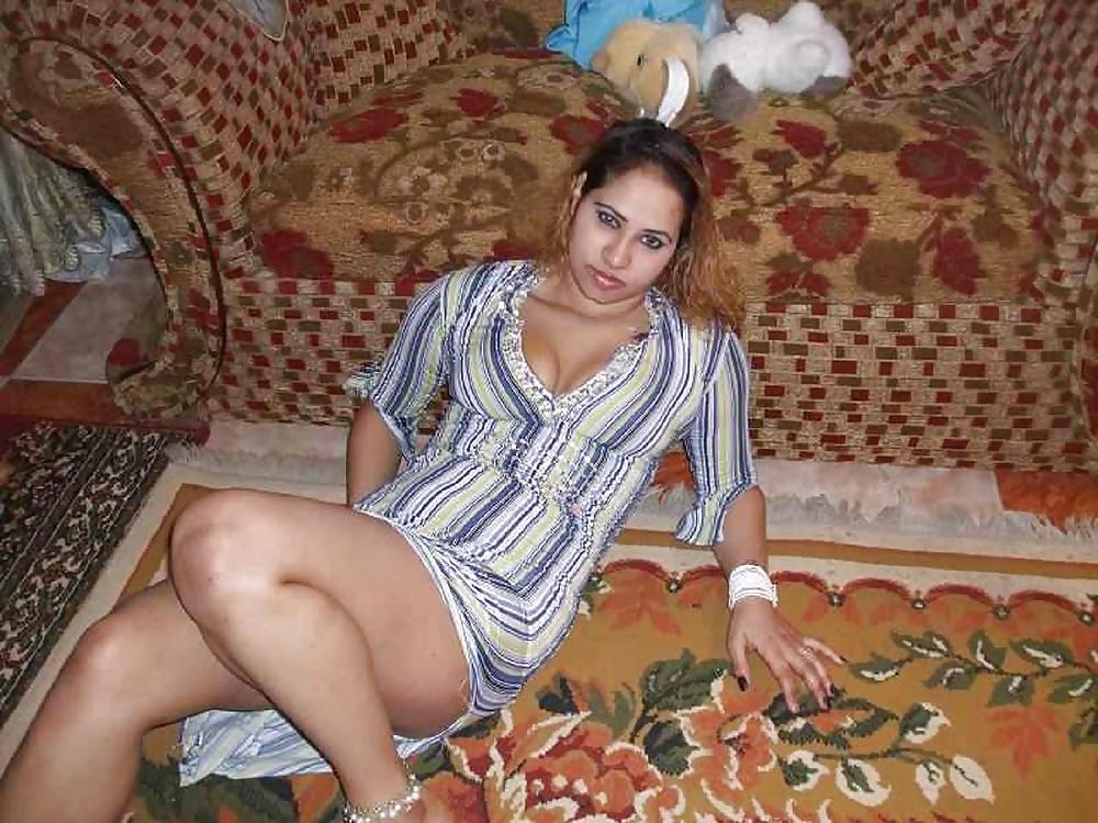 5P Arab woman 16