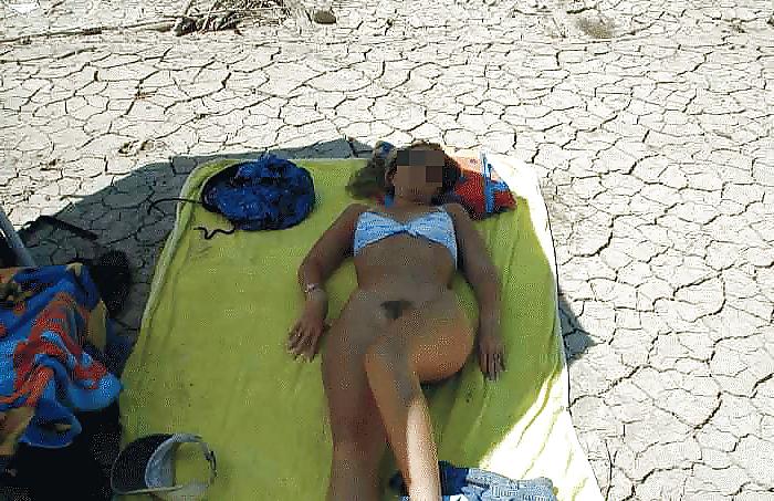 23P Bottomless on the beach