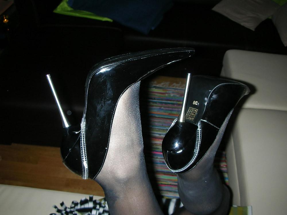 9P Wife black patent leather metal spiked heels