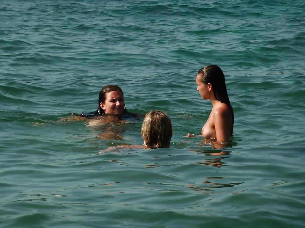 25P Having a good time at the beach