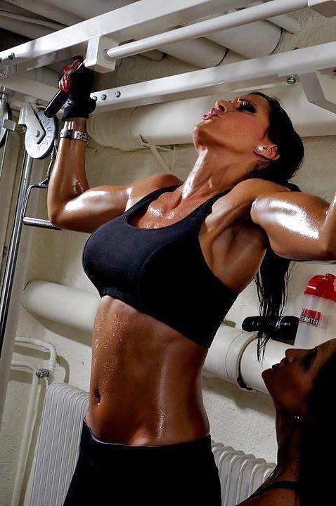 25P Beautiful Fitness Girls