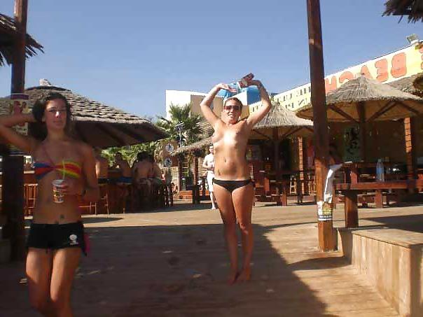 25P The beach 48