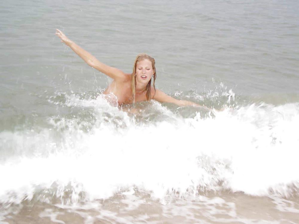 25P The beach 48