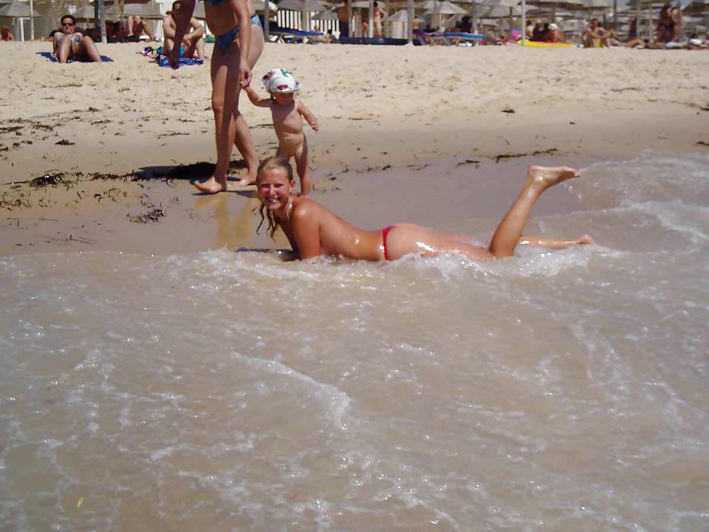 25P The beach 48