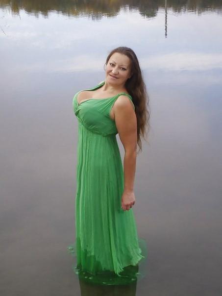 24P Busty Russian Woman 221