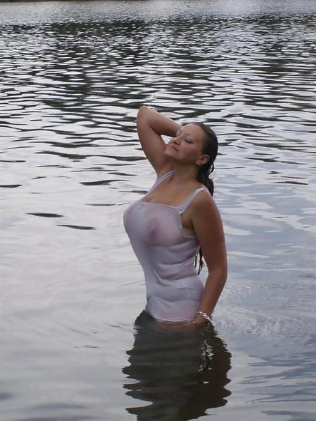 24P Busty Russian Woman 221