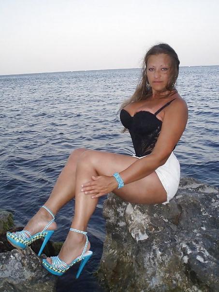 24P Busty Russian Woman 221