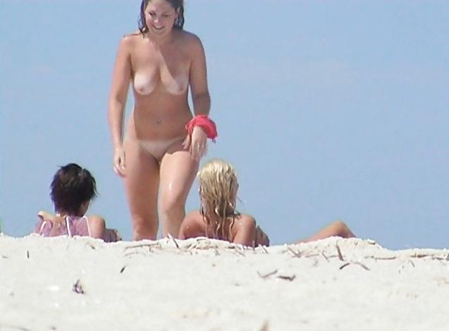 25P Beautiful Nude Beach Babes 6 by TROC