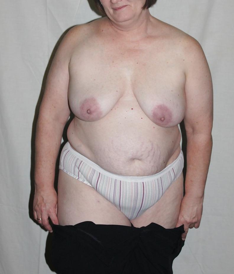 14P Mature Saggy Hairy Housewife