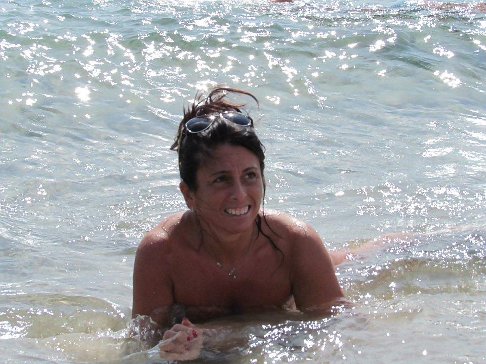 17P Italian woman: Antonella