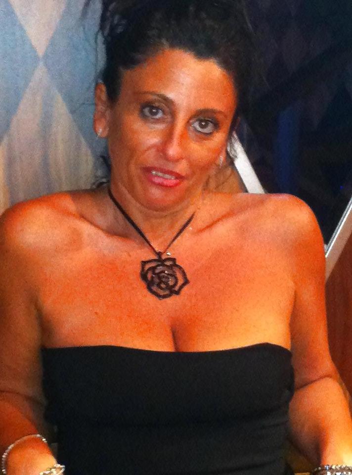 17P Italian woman: Antonella