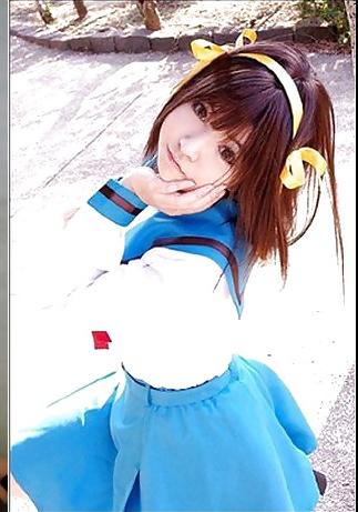 14P Cuties in Jap. school uniforms