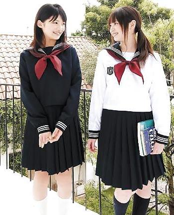 14P Cuties in Jap. school uniforms