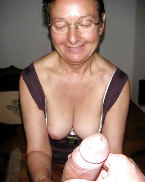 25P OLDER WOMAN LOVE COCK 4