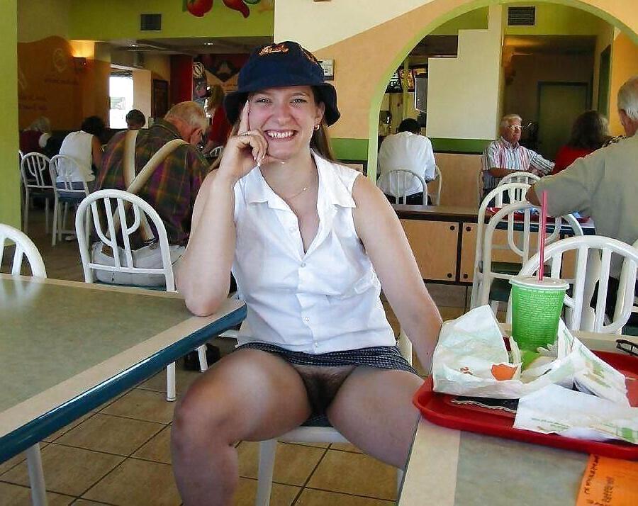 25P Public pussy flashing, fanny flashing, Showing off again.