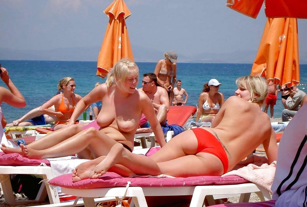 20P Naked beach 26.