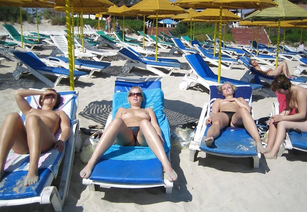 20P Naked beach 26.