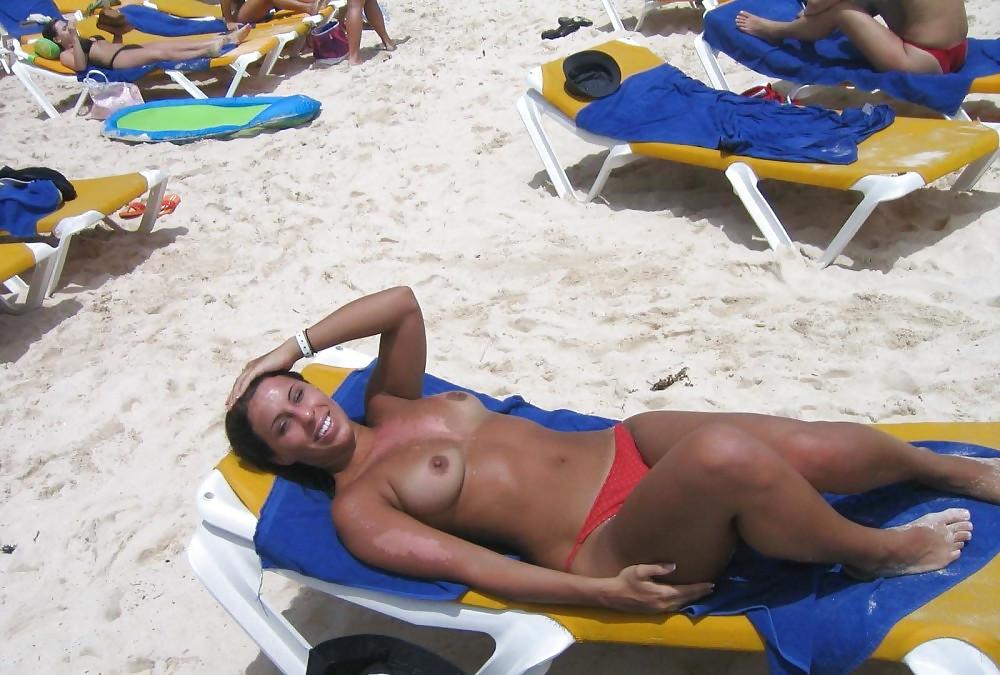 20P Naked beach 26.