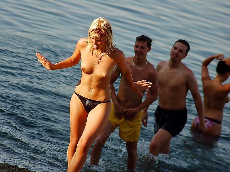 20P Naked beach 23.