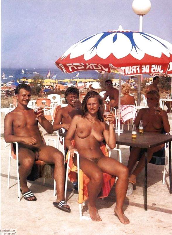 20P Naked beach 23.