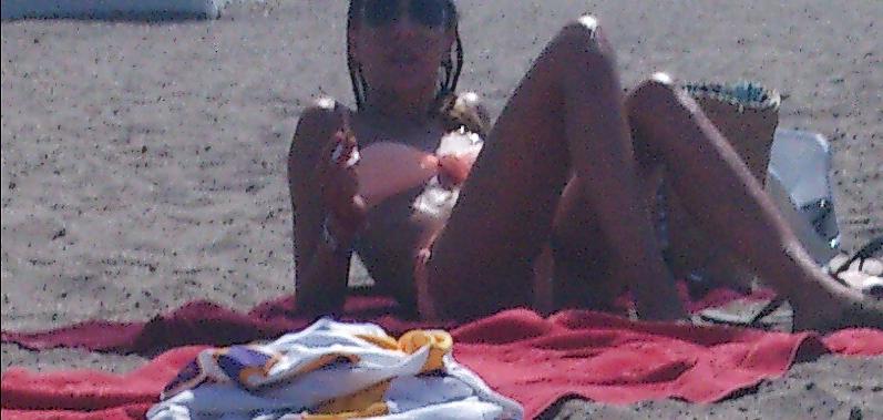 17P Girls at the beach