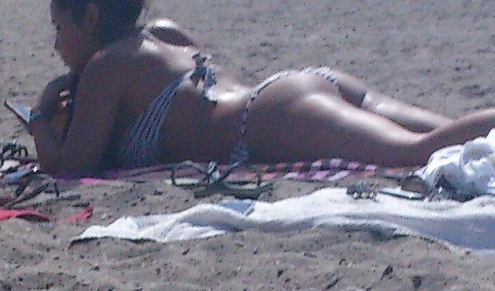 17P Girls at the beach