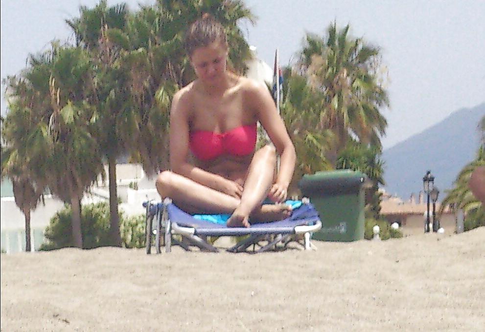 17P Girls at the beach