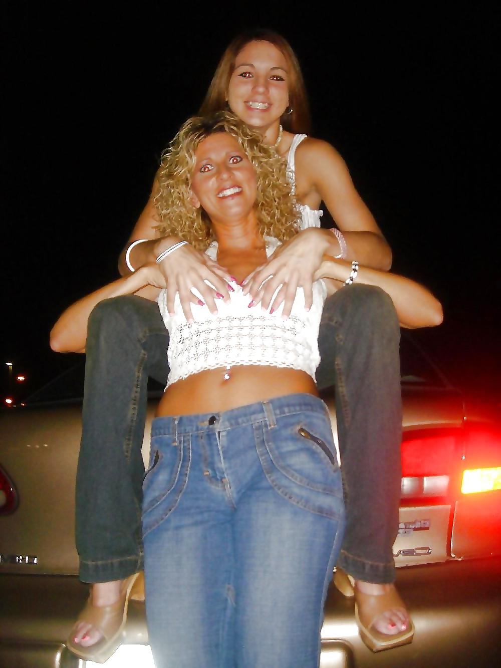 25P Naked Women in Groups #1
