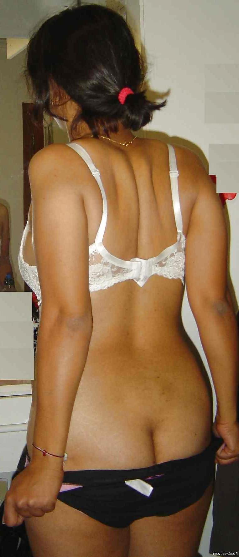 25P Desi Woman Ass