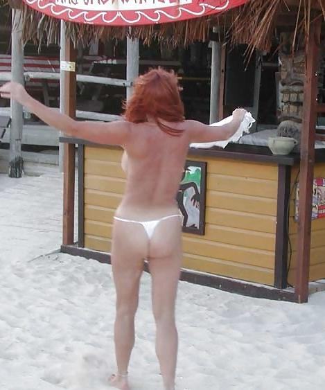 15P Ehefrauen am Strand