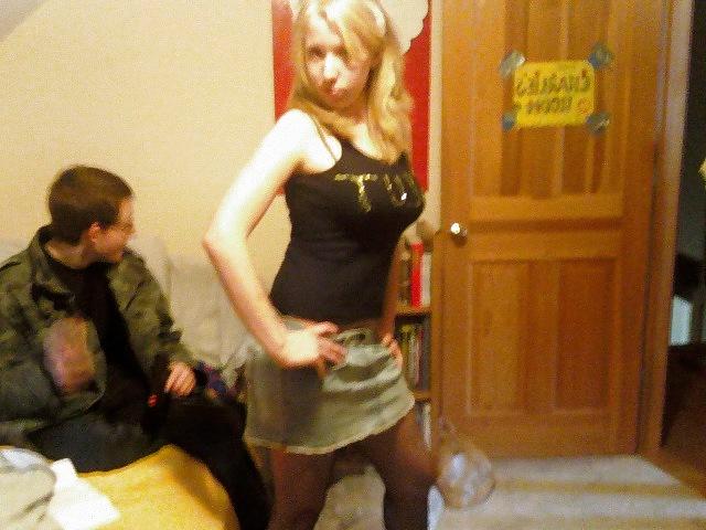 15P Kaytlyn flashing her pussy ass and tits and some hotties 