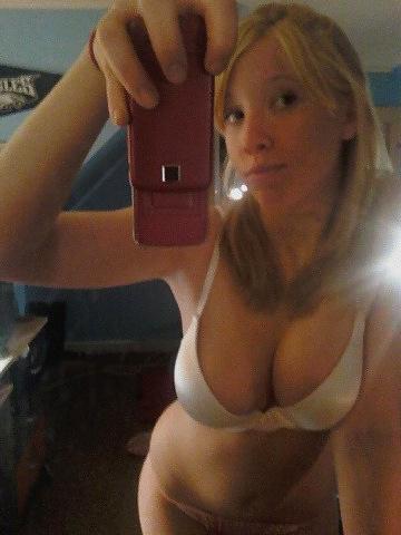 15P Kaytlyn flashing her pussy ass and tits and some hotties 