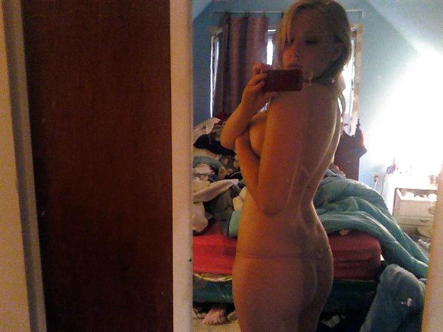 15P Kaytlyn flashing her pussy ass and tits and some hotties 