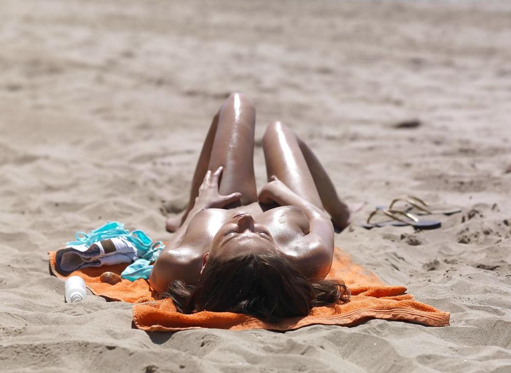 24P Outdoors naked on the beach
