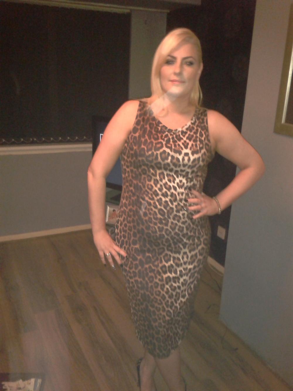 10P UK Scottish Sexy Slutty Wife Strips