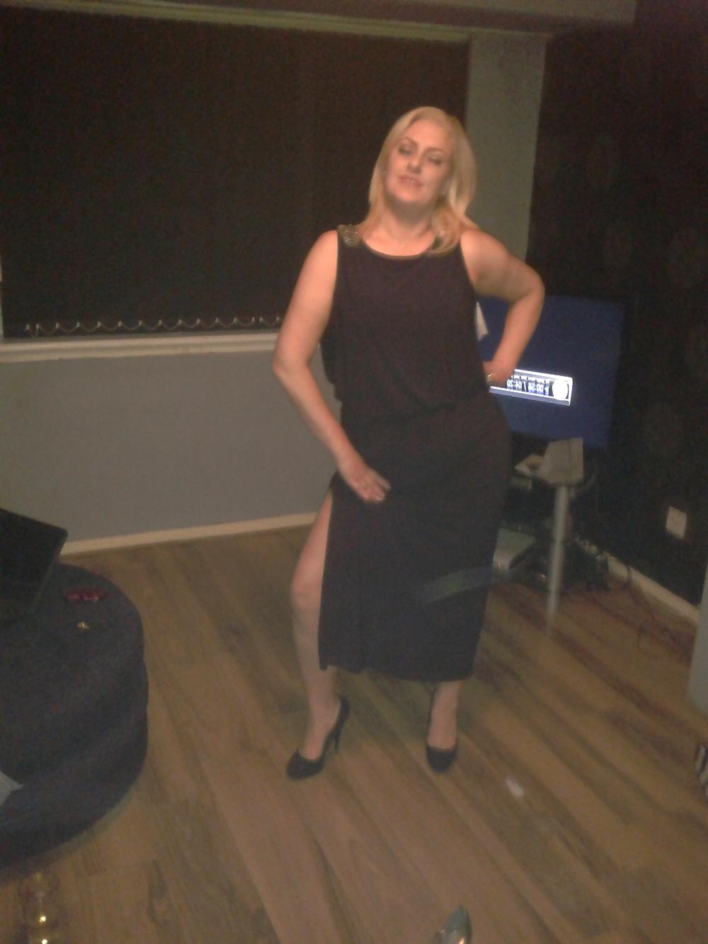 10P UK Scottish Sexy Slutty Wife Strips