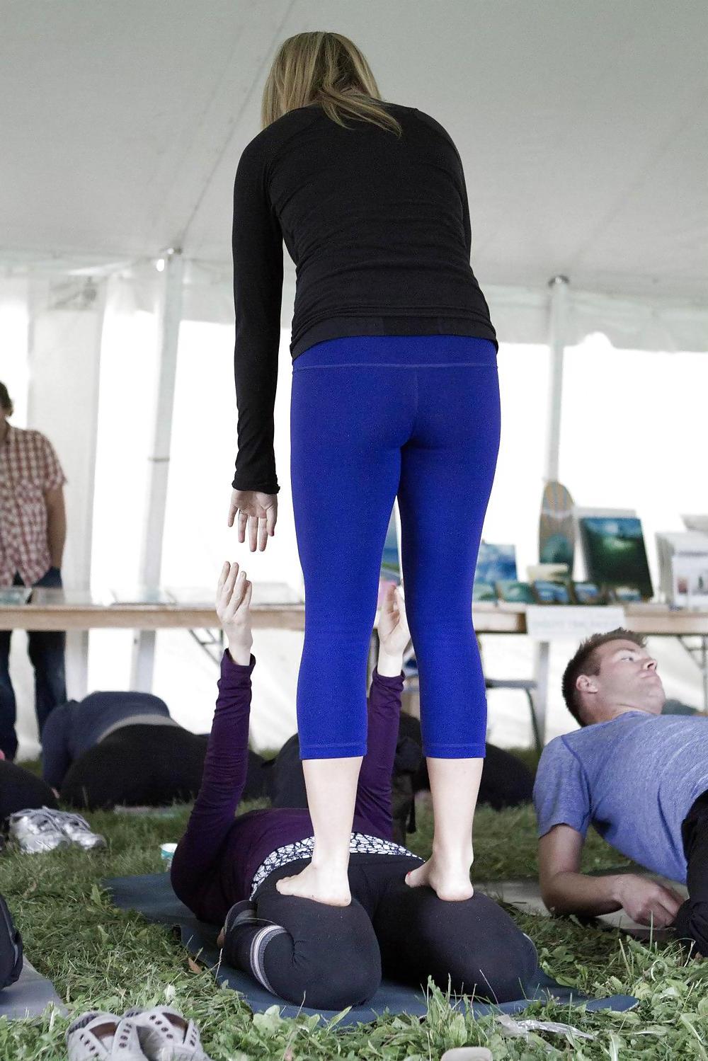 11P Yoga ass 