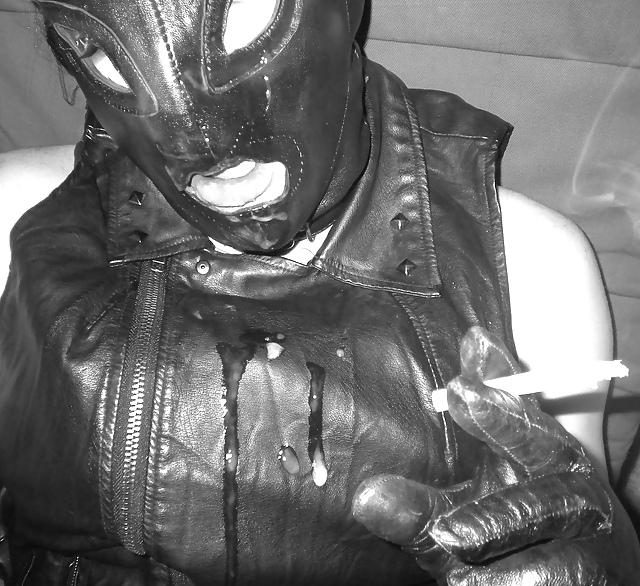 4P Smoking slut in leather