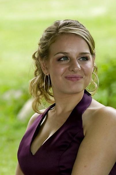 25P More sexy Non-Nude woman