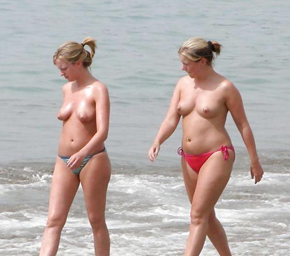 22P Beach Spy Photo's of girls 5