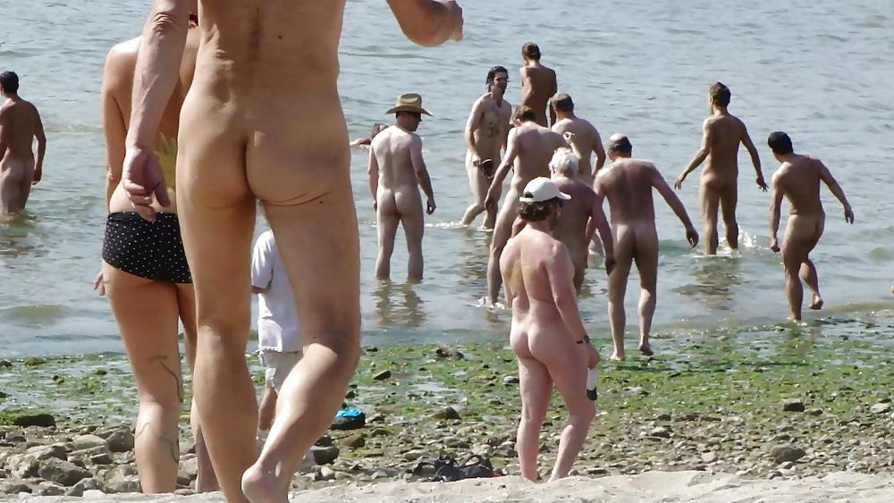 25P Horny at the beach