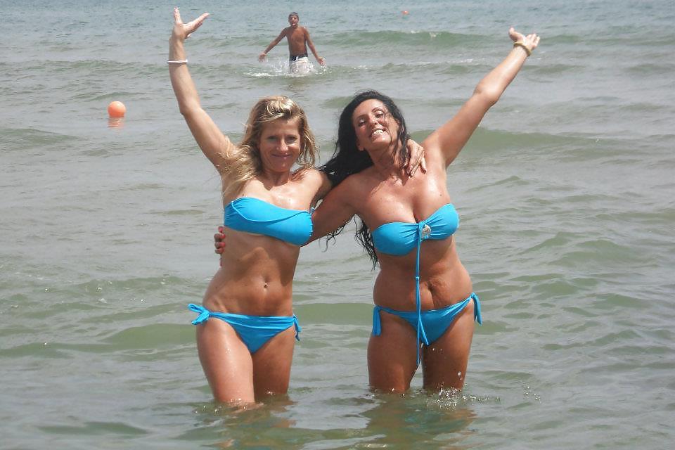 12P Italian milf: azzura