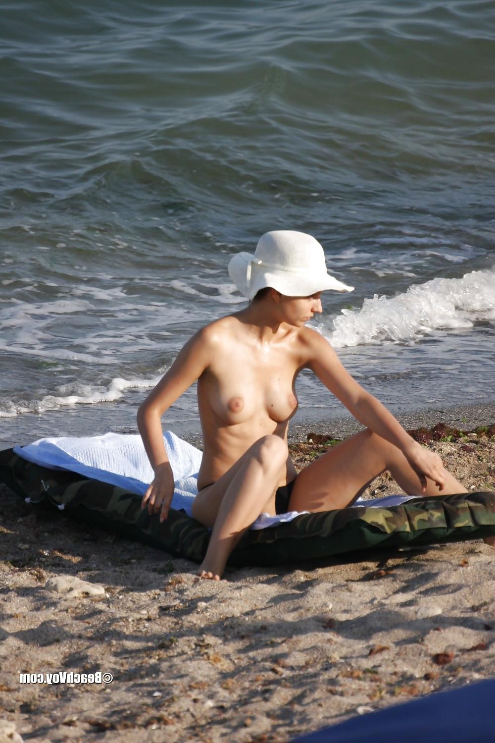 25P Beach Nudes Part 2