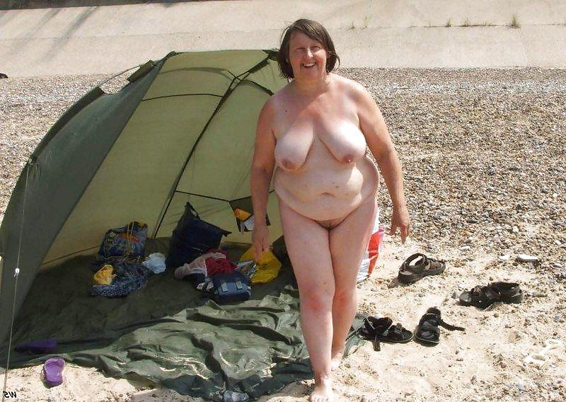 20P Naked beach 28.