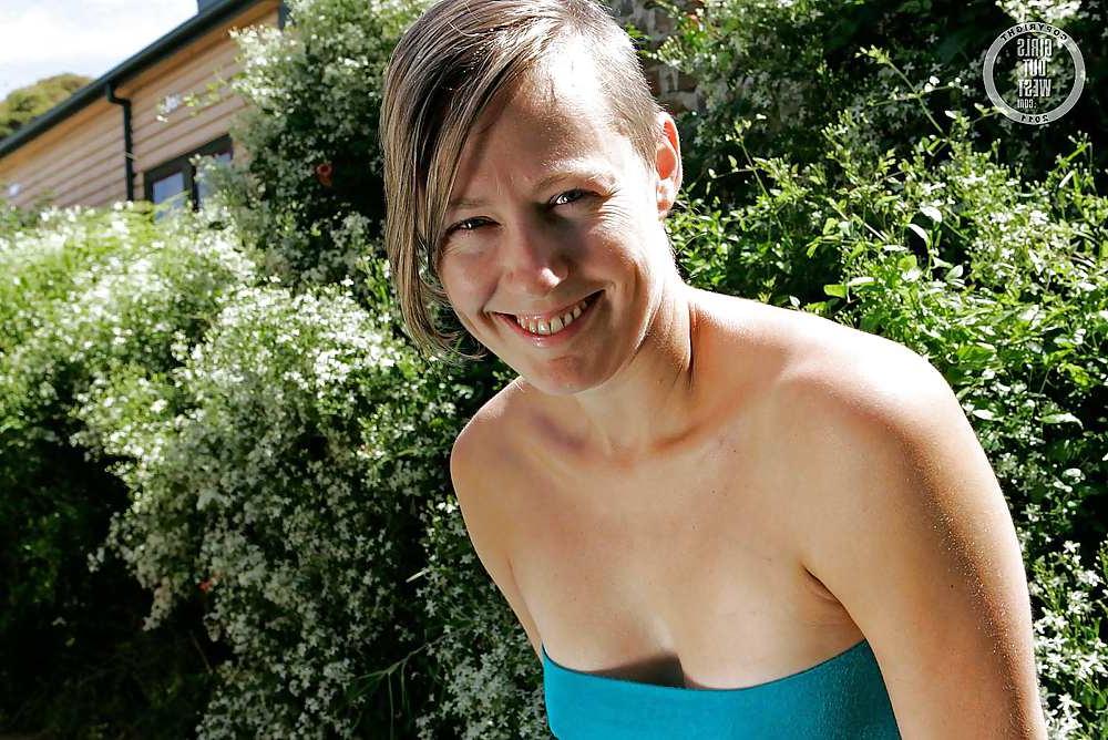 16P Hairy amateur yoga lover