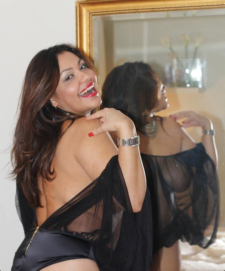 19P Sexy indian milf
