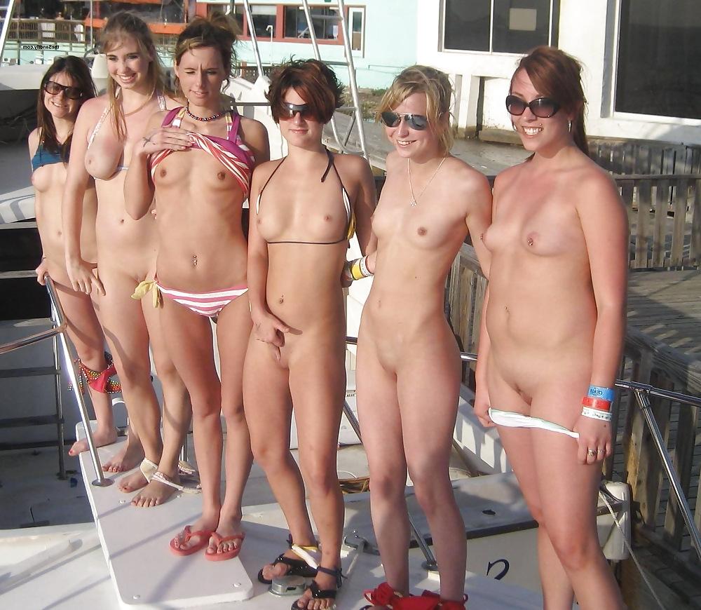 10P TheSandfly Girls Together Public Nudity!