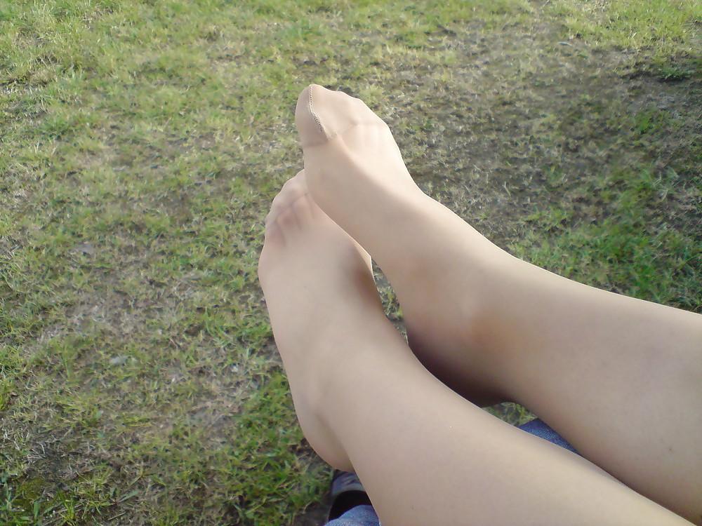 25P Girls in nylons