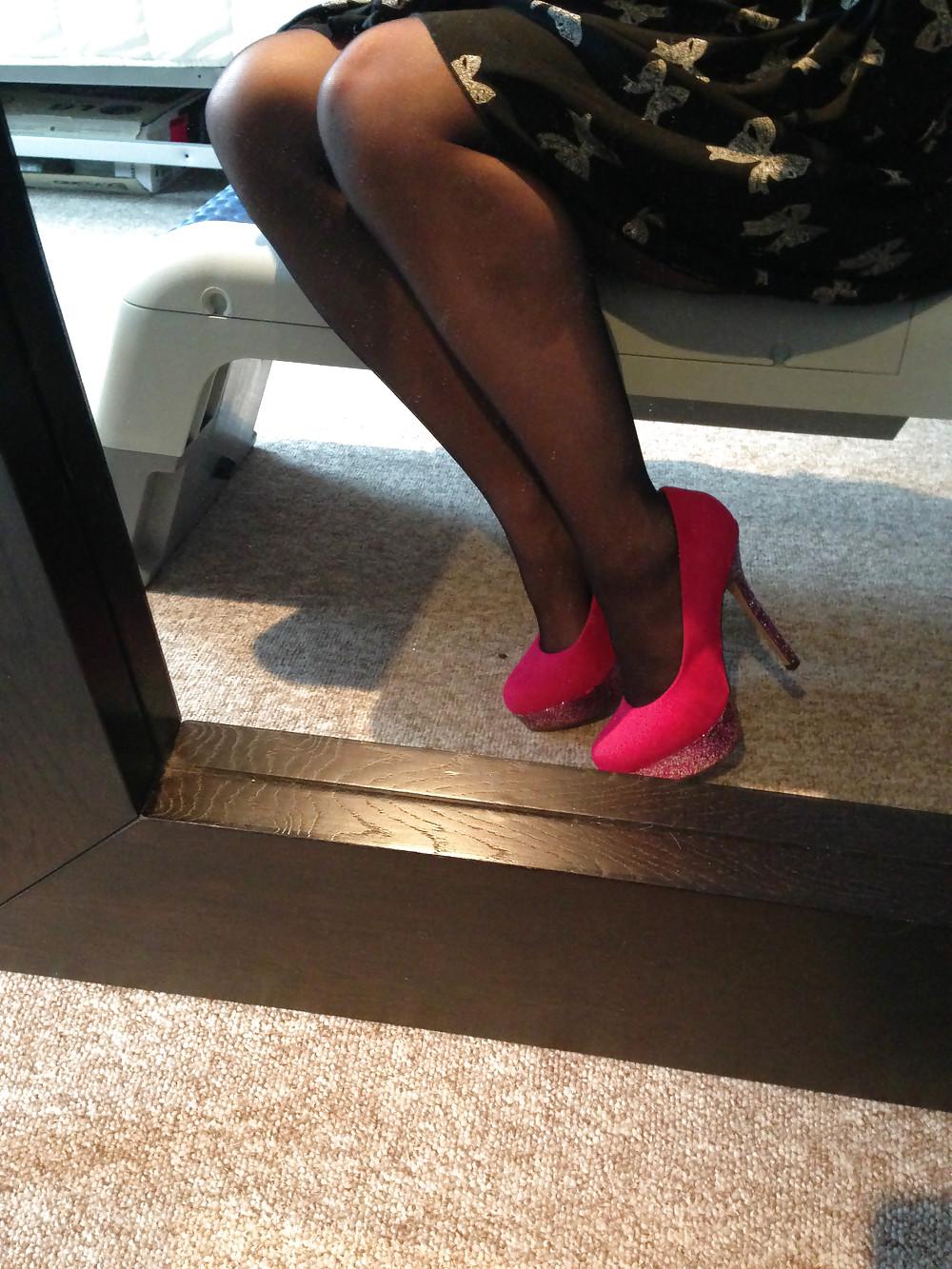 25P Girls in nylons