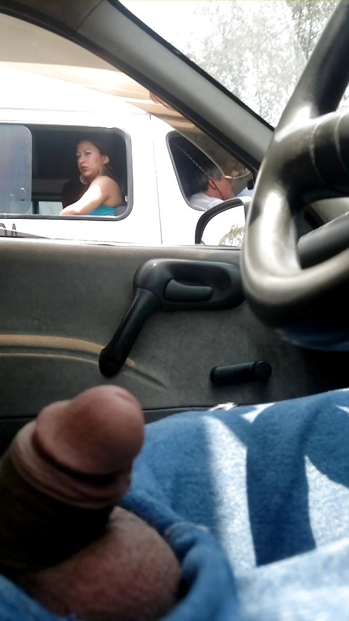 25P Flashing, exhibicionismo, mostrando el pene en la calle 9